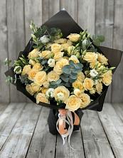 Букет цветов из:  Розы и Лизиантусы в Брикет