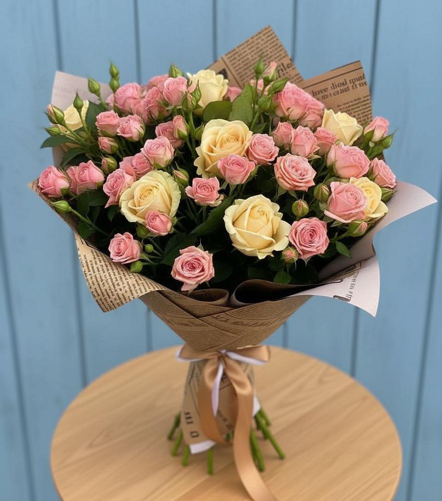 Букет цветов из: Розы в Брикет