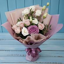 Букет цветов из:  Розы и Лизиантусы #REPLACE_PRED# Брикет