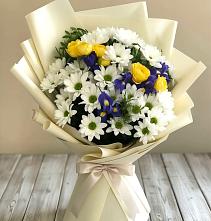 Букет цветов из:  Ирисы, Хризантемы и Розы #REPLACE_PRED# Брикет