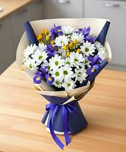 Букет цветов из:  Розы, Ирисы и Хризантемы в Брикет