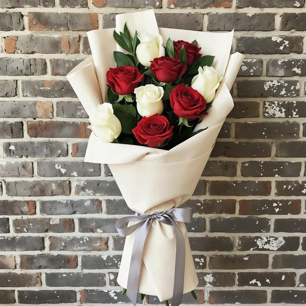 Букет цветов из: Розы в Брикет