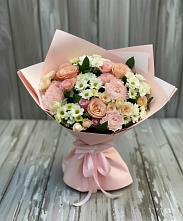 Букет цветов из:  Гвоздики, Розы и Хризантемы в Брикет