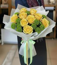 Букет цветов из:  Хризантемы и Розы в Брикет