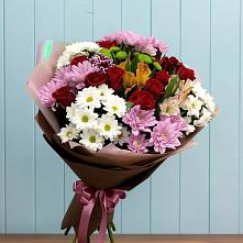 Букет цветов из:  Розы, Хризантемы и Альстромерии в Брикет