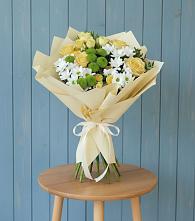 Букет цветов из:  Хризантемы и Розы в Брикет