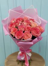 Букет 15 Розовых роз Равель в Брикет
