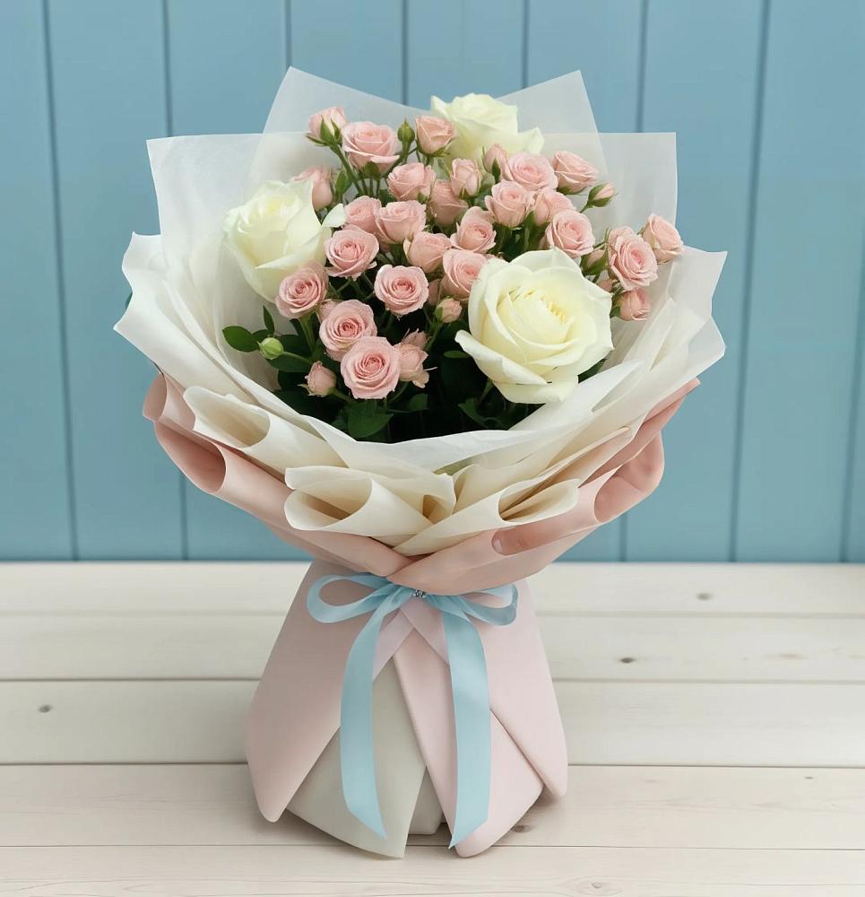 Букет цветов из: Розы в Брикет